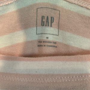 Women’s Gap tops
